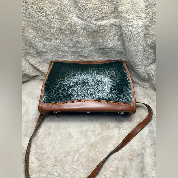 Dooney & Bourke crossbody. - Picture 2 of 10